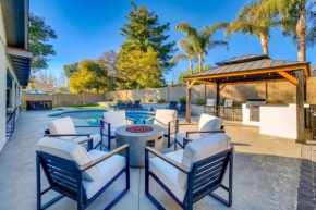 Pool, Hot Tub, Mini-Golf, Gazebo with Bar and Grill